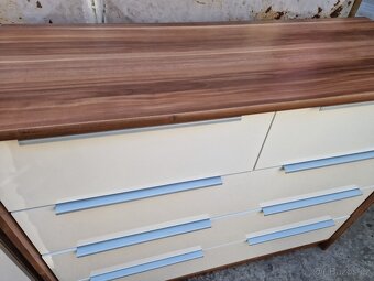 Komoda Moderní Lesk 41x107 výška 88 cm - 7