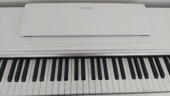 Digitální piano YAMAHA YDP143 WH SET 2 s klavírní židlí - 7