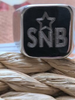 PRSTEN SNB VE STŘÍBRNÉ BARVĚ - 7