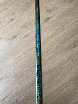 Hokejka Bauer TWITCH, pravá, P28, flex 70 - 7