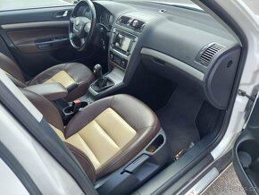 Prodám Škoda Octavia 2 facelift unikátní vůz v top výbavě - 7