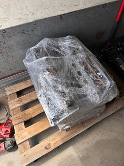 Blok motoru V12 - 7