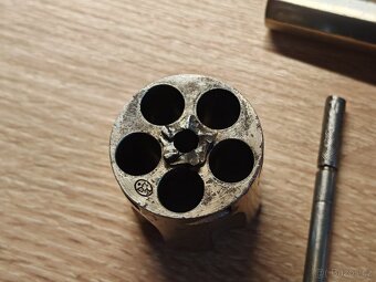 Historický revolver American Bull Dog cal.38 CF - 7