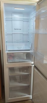Prodám kombinovanou lednici Hisense s prodlouženou zárukou - 7