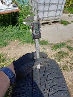 235/45R18 - 7