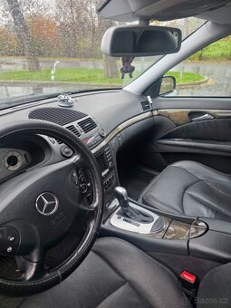 Mercedes-Benz E-Class W211 Avantgarde 3.2 CDI (2003) - 7