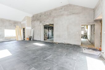 Prodej komerční stavby- sklad, showroom, kanceláře, byty, 83 - 7