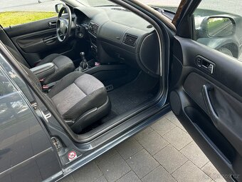 VW Golf 1,6i 77kW Klimatizace, Tažné zařízení - 7