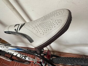 Kellys Definite CRX – cross/trekking kolo, rám 19", kola 28 - 7