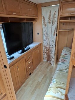 Karavan Hobby bez SPZ na pevné stání - 7