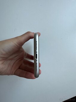 Iphone XR 64GB bílá + Airpods 2. generace - 7