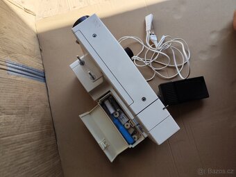 ŠICÍ STROJ LADA - 7