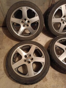 4ks alu disky orig. VW 5x100 R17 pneu 225/45 R17 5mm - 7