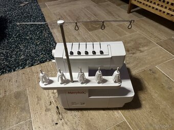 Šicí stroj coverlock/overlock Merrylock MK 4075 - 7