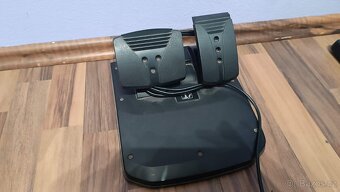 2× PS2 Slim (nefunkční) + volant + 3 ovladače + hry - 7