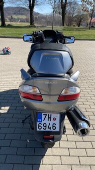 Suzuki Burgman 650 - 7