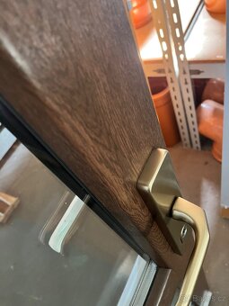 VELIKÉ PLASTOVÉ DVOUKŘÍDLÉ DVEŘE SCHÚCO 222x212 BÍ/OŘECH - 7