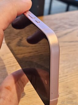 Prodám Iphone 15 - 256 GB růžová - stav jako nový - 7