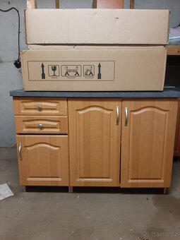 Prodám menší kuchyňskou linku - 7