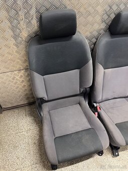Zadní / přední sedačky / interiér Nissan NV200 / díly - 7