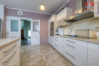 Prodej rodinného domu, 145 m², Žatec, ul. Dukelská - 7