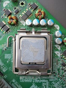 DELL Optiplex 780 E93839 GA0404 (SOCKET LGA775) s procesorem - 7