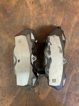 Třmeny Brembo DUCATI Monster 937 2021-2025 - 7