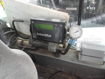 Valtra C100 + hydraulická ruka, kácecí hlavice, vyvážečkou - 7