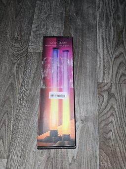 Moderní stolní ambient světlo lze ovládat aplikací přes tele - 7