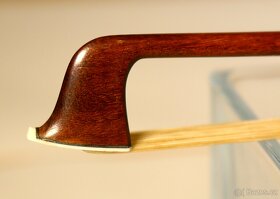 Fantastický smyčec od AUGUST MORITZ KNOPF (1857-1899) - 7