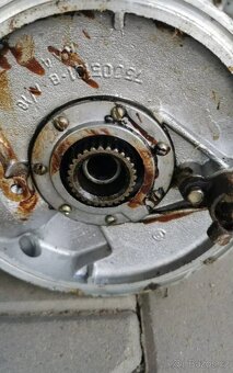 Originální nové náhradní díly z vojenského depozitu MW750 - 7