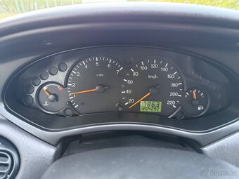 Ford FOCUS 1.6i 74kW r.v. 2002 - 7