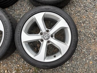 Alu orig letni sada VW Brooklyn 5x112 7,5J ET49 225/45 R17 - 7