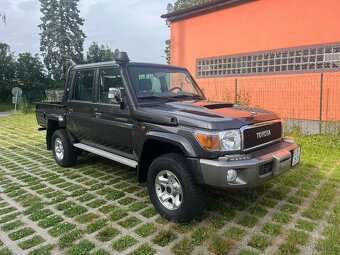Toyota Land Cruiser 79 - 7