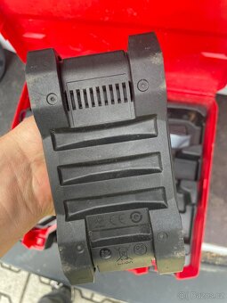 HILTI aku vrtačka - 7