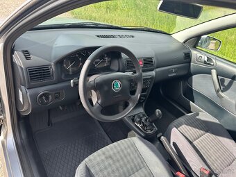 Škoda Octavia TOUR 1,6i 75KW MANUÁLNÍ KLIMATIZACE - 7