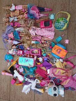 Panenky barbie a jiné plus doplňky - 7