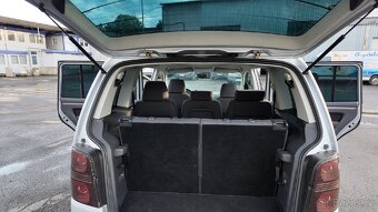 VW Touran 2.0 TDI, DSG, 7mist - 7