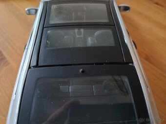 1:18 Maisto Dealer Edition - Mercedes-Benz Sportcoupe C-Klas - 7