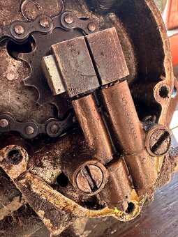 Ariel 550 SV - motor - 7