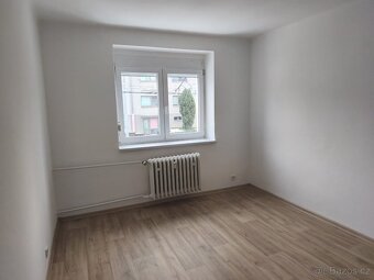 Pronajmu byt   2+1 Zlín - 7