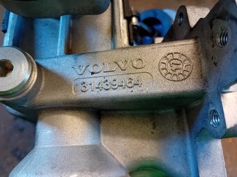 Prodám turbo a egr ventil na volvo v40 - 7