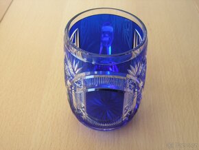Modré přejímané broušené sklo - 7