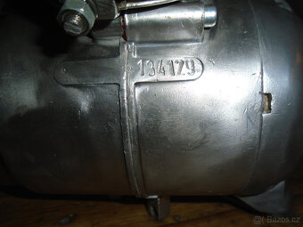 Prodám soubor dílů a motor na Stadiona S11 po GO - 7