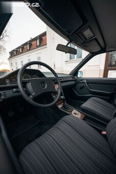 MERCEDES-BENZ 124 - 7