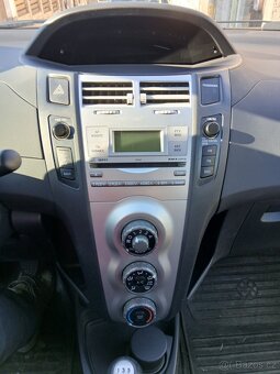 Prodám Toyota Yaris 1,3 - 7