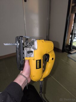 DeWALT DW341-QS pila, málo řezaná - 7