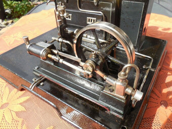 Dvouválcový parní stroj Märklin 41607 z roku 1909 s originál - 7