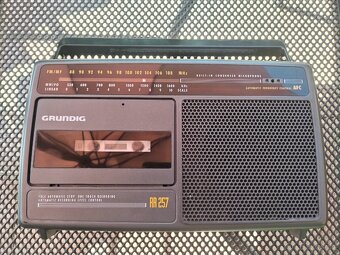 Rádiomagnetofon GRUNDIG - 7