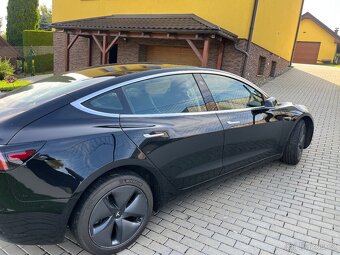 Tesla model 3 - 7
